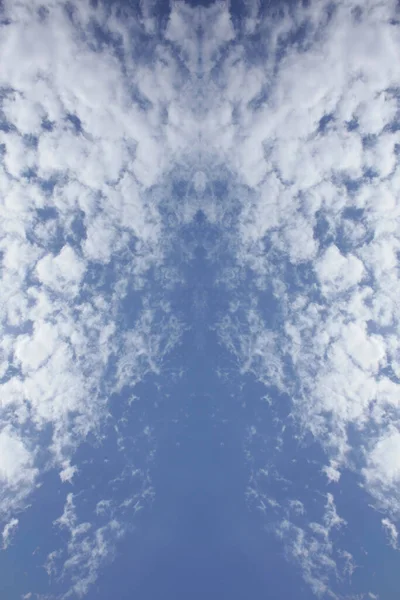 Tripping Céu Azul Psicodélico Com Nuvens Fundo Moderno Alta Qualidade — Fotografia de Stock