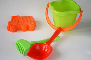 Çocuk kum ile plastik oyuncaklar