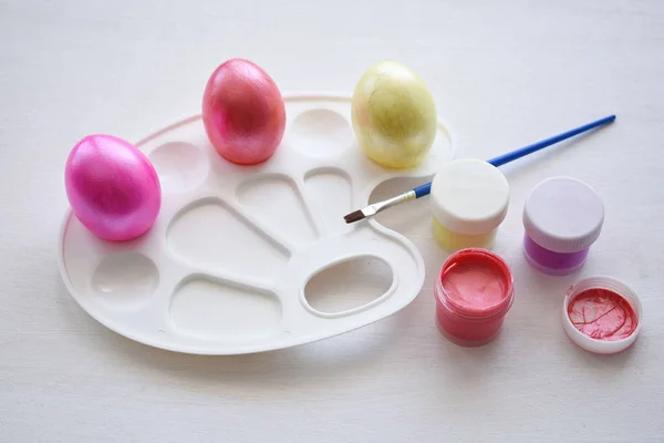 Colección de fotos coloridos huevos de Pascua hechos a mano. Tradición festiva —  Fotos de Stock