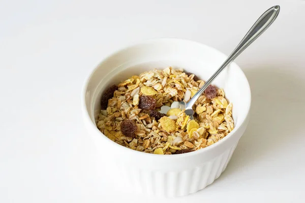 Bra frukost. Färsk granola på vit bakgrund — Stockfoto