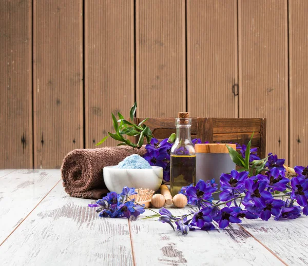 Wellness Massage Lavendelprodukt Auf Holzgrund Vlaentinischer Tageshintergrund — Stockfoto