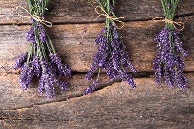 spa masaj ayarı, lavanta ürün, ahşap arka plan üzerinde yağ, Vlaentine gün arka plan