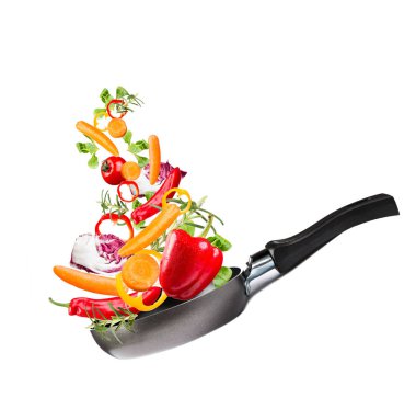 Uçan sebze ile Kızartma tavası, beyaz backfground görüntü izole