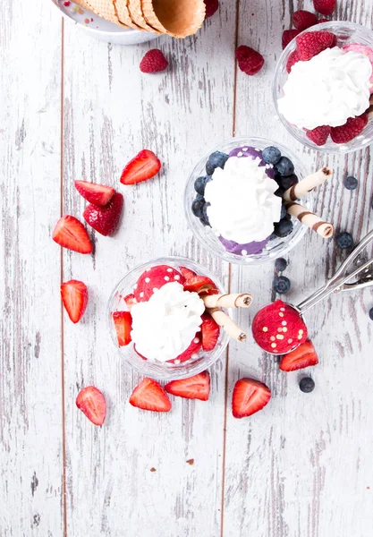 Palas Helado Cono Dulce Sobre Fondo Madera — Foto de Stock