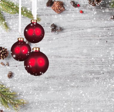 Noel kompozisyon, Noel dekorasyon, ribbot, çam kozalağı, ahşap masa üzerinde çam, Düz yatıyordu, kopya alanı, metin için boş alan