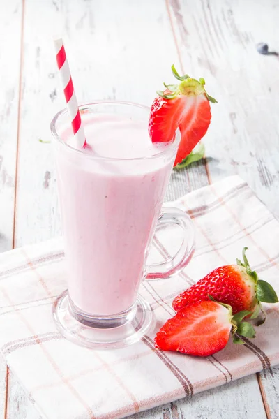 Lait Frais Fraise Sur Table Bois Cocktails Protéinés Variés Aux — Photo