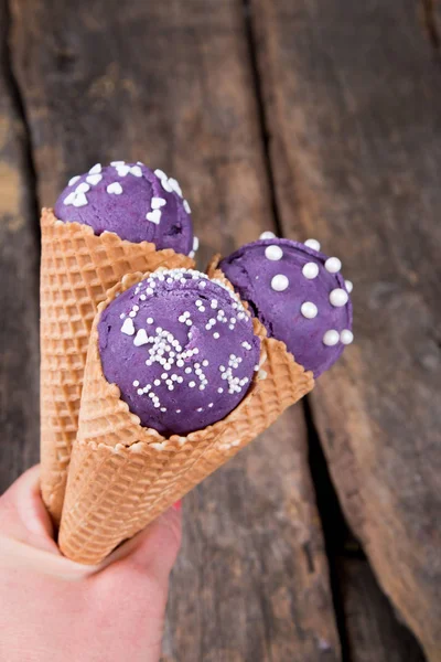 Palas Helado Cono Dulce Sobre Mesa Madera —  Fotos de Stock