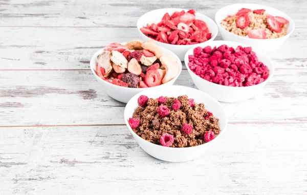 Colazione Servita Con Cereali Sani Succo Arancia Mela Frutta Dieta — Foto Stock