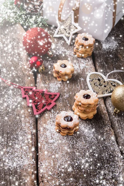 Kerstkoekjes Snoepjes Houten Tafel Vakantie Gebraden Viering Achtergrond — Stockfoto