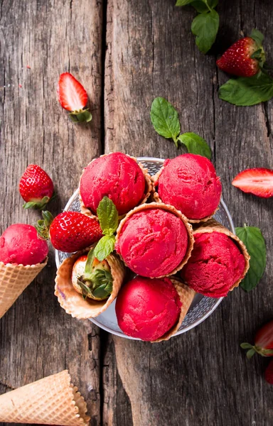 Palas Helado Cono Dulce Sobre Mesa Madera — Foto de Stock