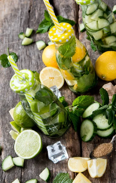 Glasses Lime Lemon Soda Drinks Wooden Background — Stock Photo, Image