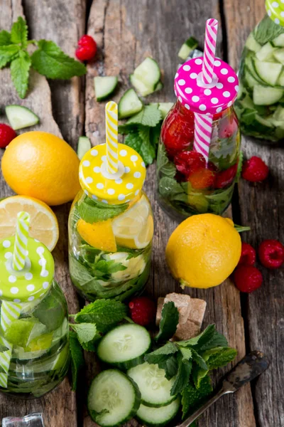 Glasses Lime Lemon Soda Drinks Wooden Background — Stock Photo, Image