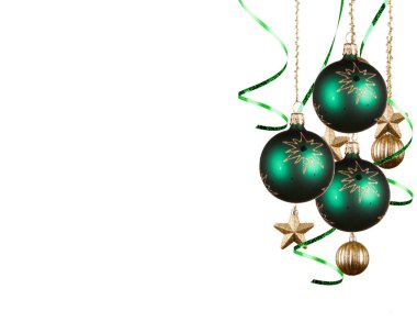 Beyaz arka planda izole edilmiş Noel kutlaması baloları. 