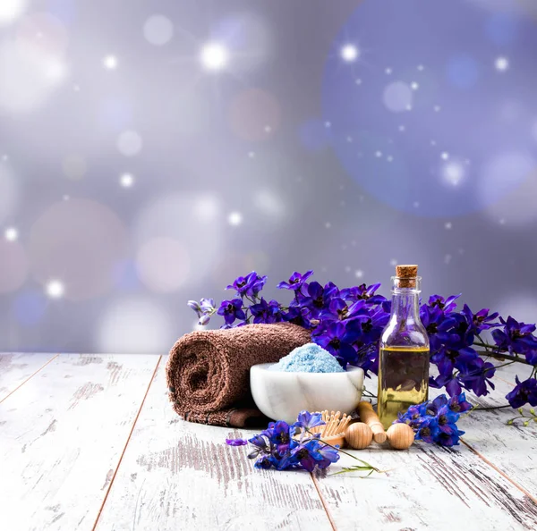 Kerst Spa Concept Houten Tafel Met Wazig Feest Achtergrond — Stockfoto