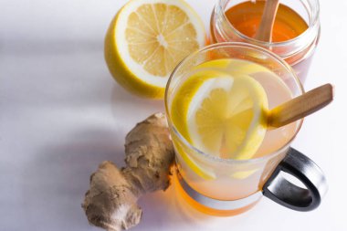 Zencefil bal ve limon infüzyon