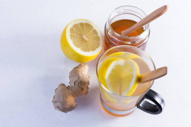 Zencefil bal ve limon infüzyon