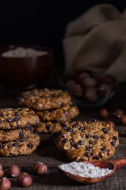 Çikolata ve fındık ile yulaf tatlılar