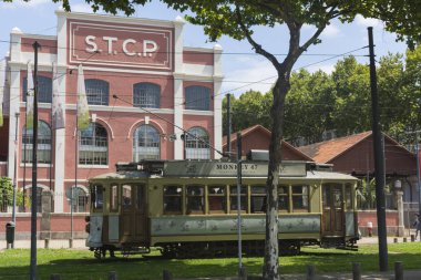 Geleneksel tramvay vagonu tren müzesiönünde durdu