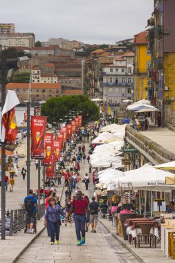 Douro nehri boyunca yürümek