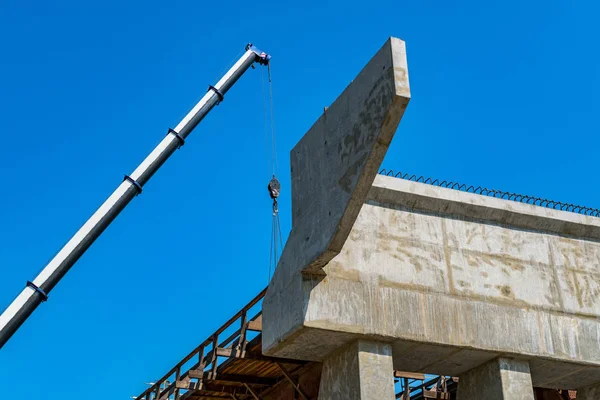 Costruzione Ponti Sullo Sfondo Boom Imbragature Braccio Gru — Foto Stock