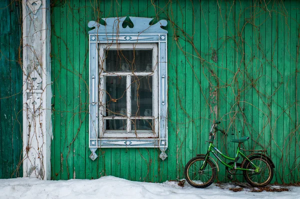 Vintage Fiets Tegen Oude Huis Muur — Stockfoto