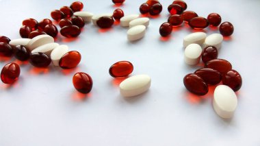 Eczane Tema, sağlık, tedavi ilaç ve ilaç için ilaç reçete. İlaç Tıp hap, Tablet ve kapsüller beyaz arka plan üzerinde