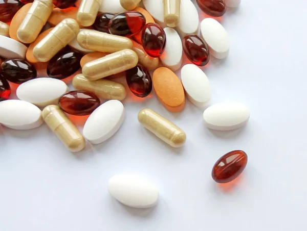 Diverse Kleurrijke Farmaceutische Geneeskunde Pillen Tabletten Capsules Witte Achtergrond Apotheek — Stockfoto