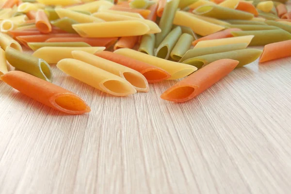 Texturizado Fondo Comida Italiana Pasta Penne Sin Cocer Mesa Madera — Foto de Stock