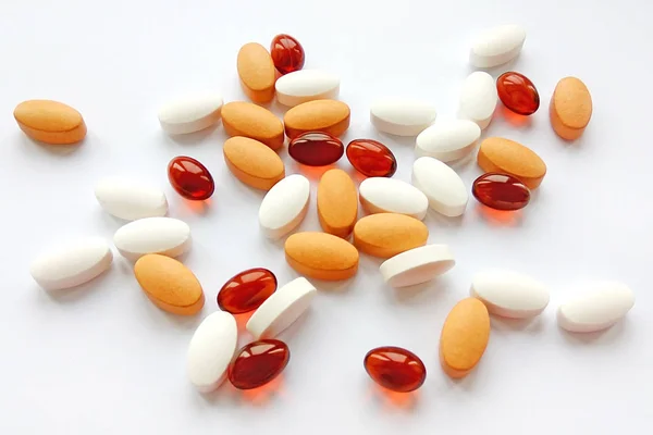 Çeşitli Renkli Ilaç Tıp Hap Tablet Kapsüller Beyaz Arka Plan — Stok fotoğraf