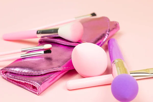 Helder Roze Decoratieve Cosmetica Tools Accessoires Voor Professionele Make Gezicht — Stockfoto