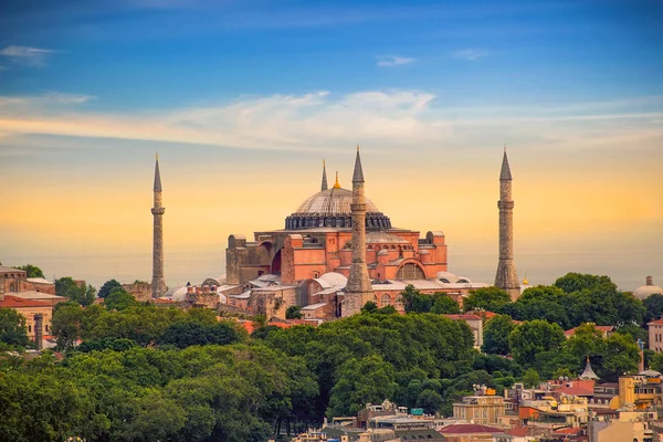 Gün batımında atış Istanbul Türkiye'de Ayasofya Müzesi (Ayasofya)