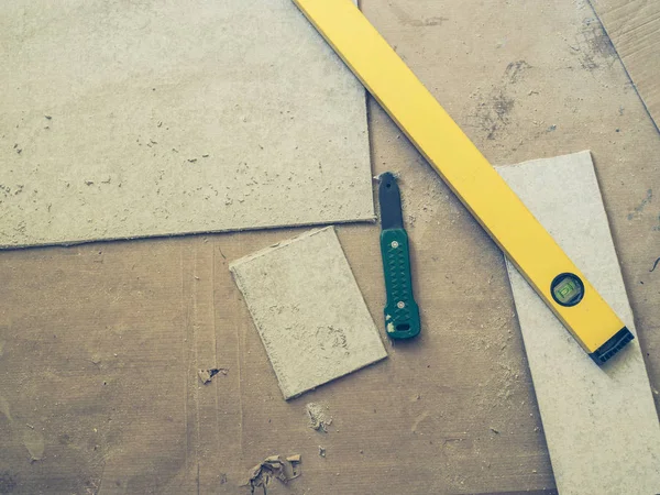 Eine Platte Zement Und Die Werkzeuge Die Zum Schneiden Verwendet — Stockfoto
