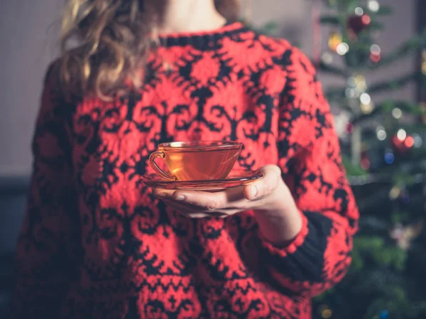 Young Woman Woollen Jumper Drinking Tea Christmas Tree — Stock Photo, Image