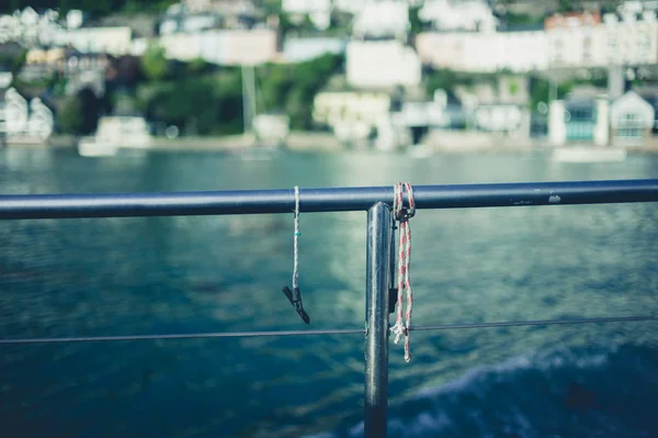 Rope Tied Railing Boat Summer — Stock Photo, Image