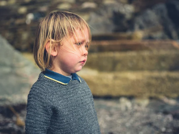 Little Toddler Standing Rocky Beach — Stock Photo, Image