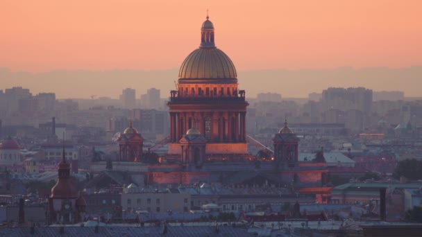 俄罗斯圣彼得堡圣艾萨克斯大教堂夜景 — 图库视频影像