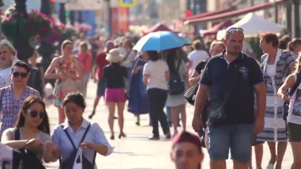 San Pietroburgo Russia Luglio 2018 Pedestrians Moving Nevsky Prospect Luglio — Video Stock