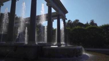Saint-Petersburg, Rusya: 18 Temmuz 2018: Perterhof büyük Cascade, en büyük Çeşme toplulukları, Temmuz 'da 18, 2018 Sankt-Petersburg, Rusya
