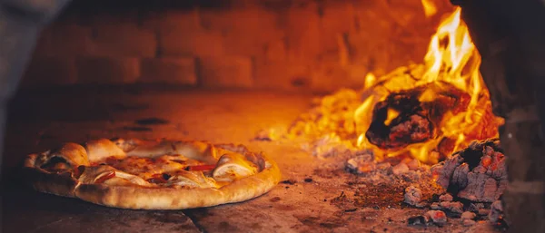 Leckere Pizza Ofen Nahsicht — Stockfoto