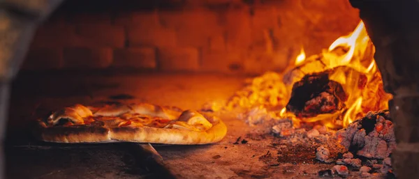 Leckere Pizza Ofen Nahsicht — Stockfoto