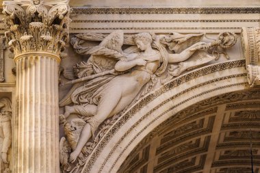 Porte d'Aix zafer takı ve dekorasyon öğelerinin