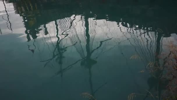 Weerspiegeling Van Neptune Vascello Schip Reflectie Porto Antico — Stockvideo