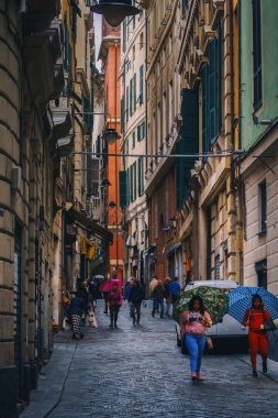 İtalya Cenova şehrin dar sokaklarında