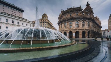 Piazza de Ferrari - Cenova, İtalya, kalbinde şehir ana Meydanı Çeşmesi