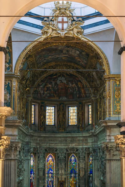 Interieur kathedraal van Saint Lawrence of Cattedrale di San Lorenzo — Stockfoto