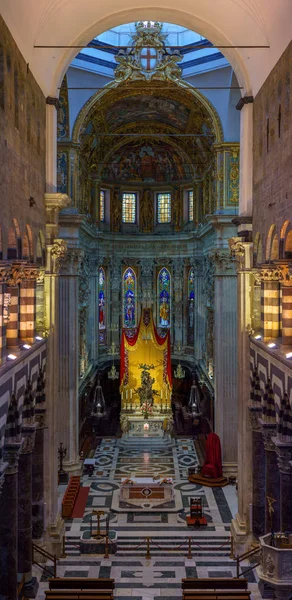 Інтер'єр гарячими ді Сан-Лоренцо або собор Святого Лаврентія — стокове фото