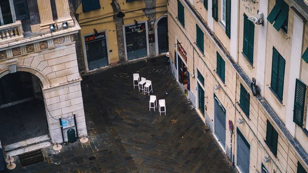 GENOA, ITALIE - 04 NOVEMBRE 2018 - Vue aérienne des rues étroites de la ville — Photo