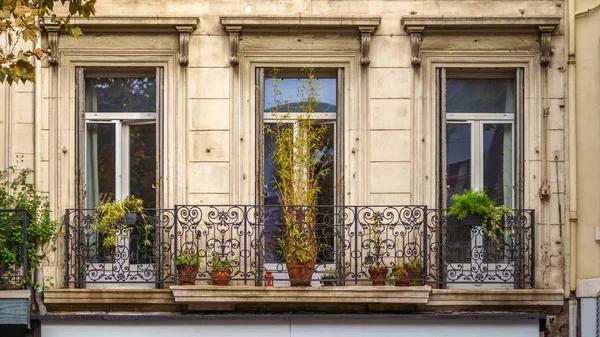 Traditionelle Französische Haussmann Architektur Und Wohngebäude — Stockfoto