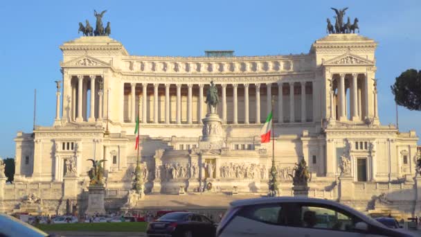 Piazza Venezia in Rome with Altar of the Fatherland in 4k — Stock Video