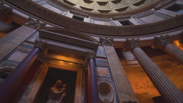 Interieurs en Innerlijk uitzicht op Pantheon in Rome, Italië in 4k — Stockvideo